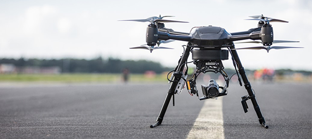 Drone op vliegveld Twente tijdens bijeenkomst Onde