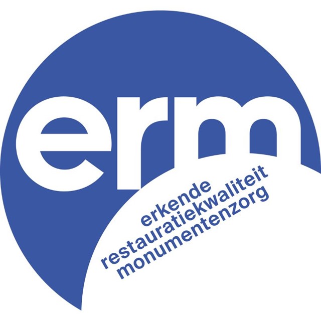 Logo keurmerk ERM-Erkende Restauratiekwaliteit Monumentenzorg-2025-blauw_800x800
