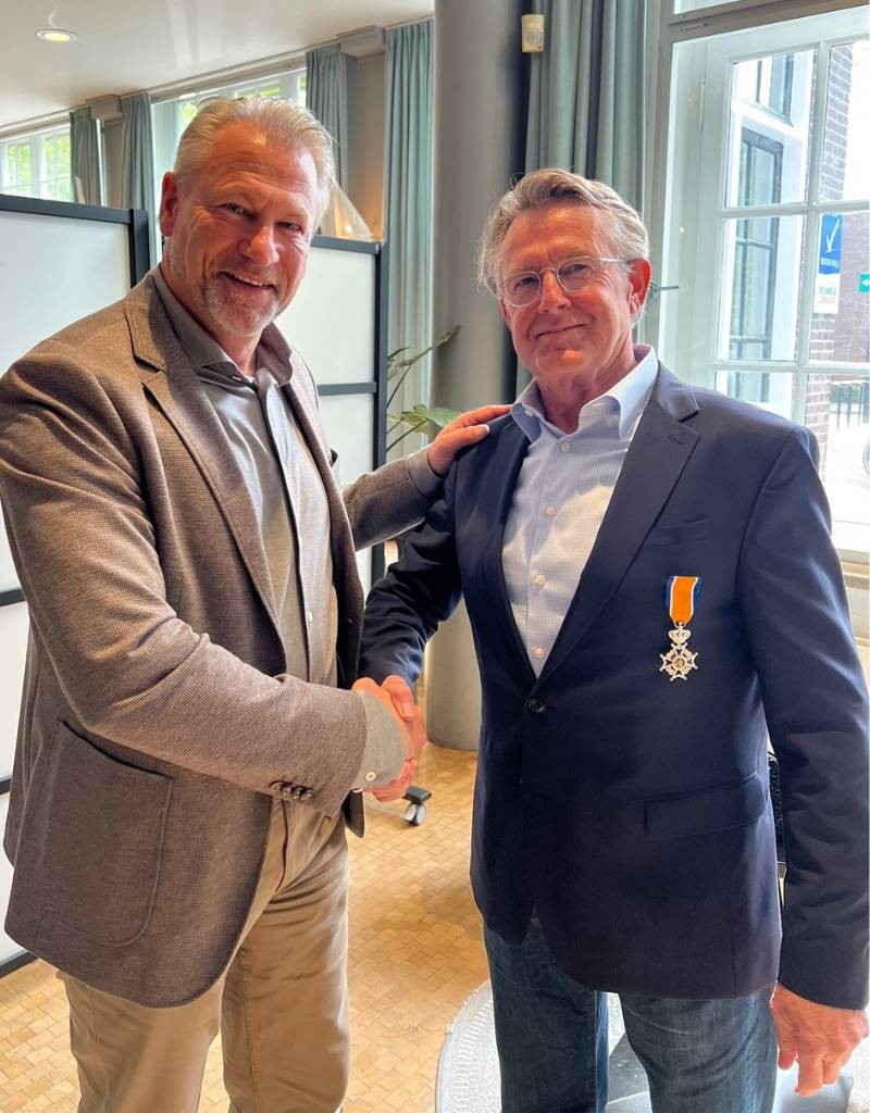 Jacq van Aarle-Koninklijke onderscheiding-2025-felicitaties-Okke Spruijt-directeur OnderhoudNL_800x1024.jpg