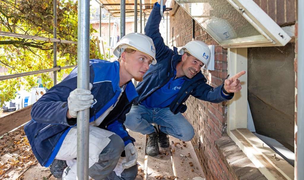 Bewust Veilig-2026-Talen Vastgoedonderhoud-Kozijninspectie leermeester leerling_1024x606.jpg